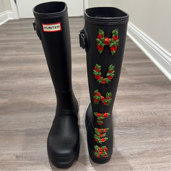Hunter Shoes - Hunter X Club Bum Boot Original Tall Black Rose Floral Logo Back Rain Boots